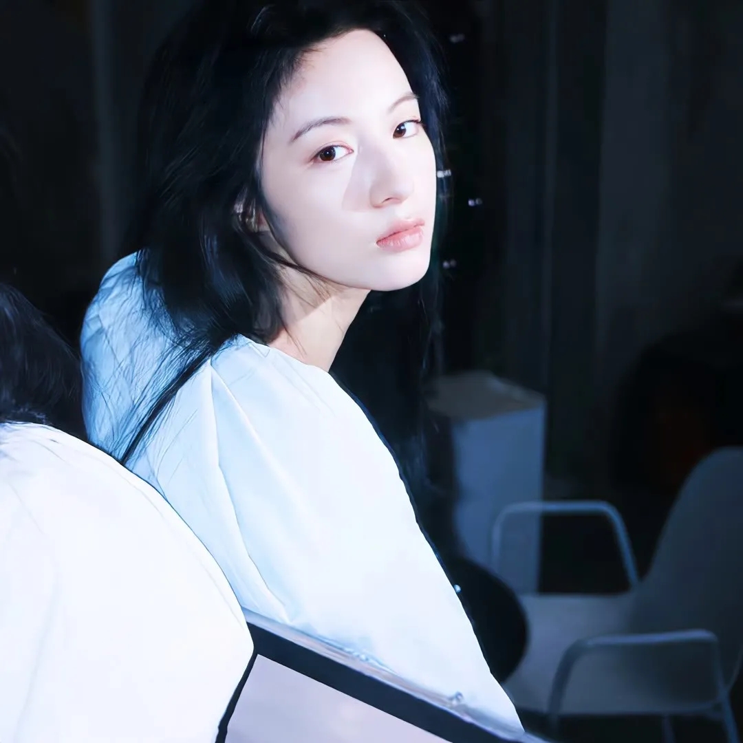 芍药花开火光中的芍药花